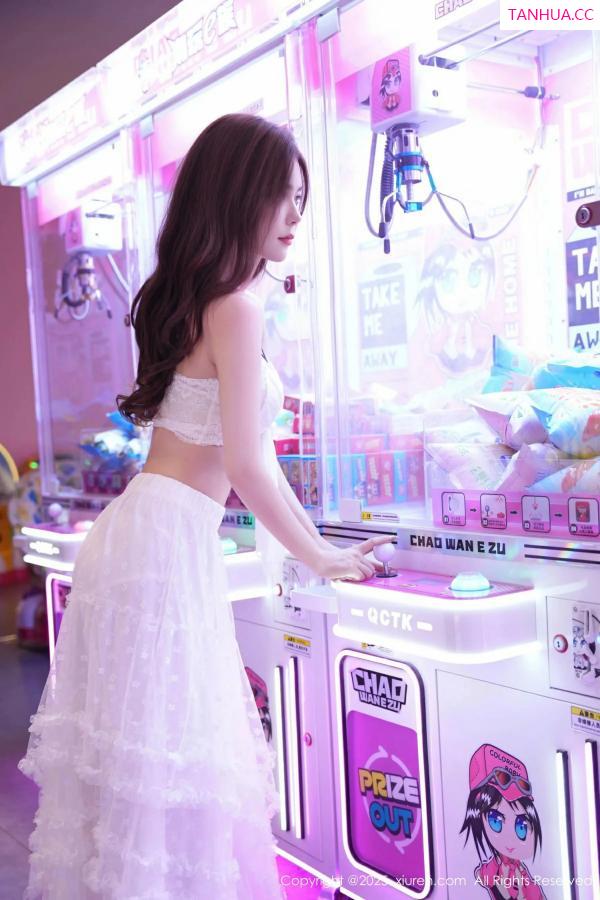 [XiuRen]高清写真图 2025.09.22 No.10791 拍黄瓜girl 白色连衣裙